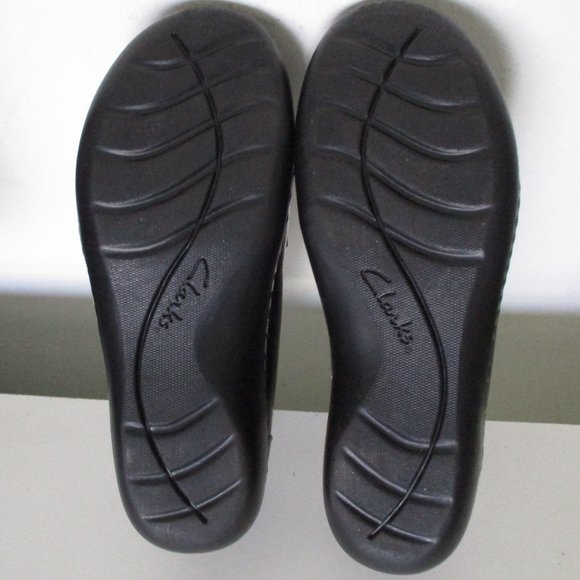 Collection by Clarks Womens Black Faux Leather Tassel Loafer NWOB - Size 7M - Picture 9 of 9